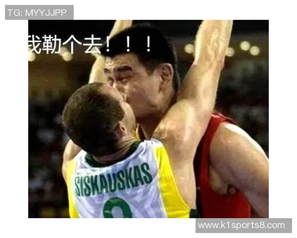 足球场上的搞笑瞬间让你捧腹大笑的爆笑足球趣事集锦